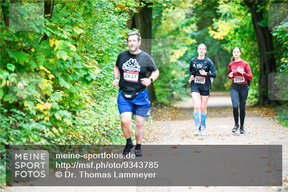 12.10.2025 - Bramfelder Halbmarathon 2025 Dr. Thomas Lammeyer http://msf.ph/oto/9343785 12.10.2025 10:00:24 Laufen 2750, 2637, 2809 meine-sportfotos.de