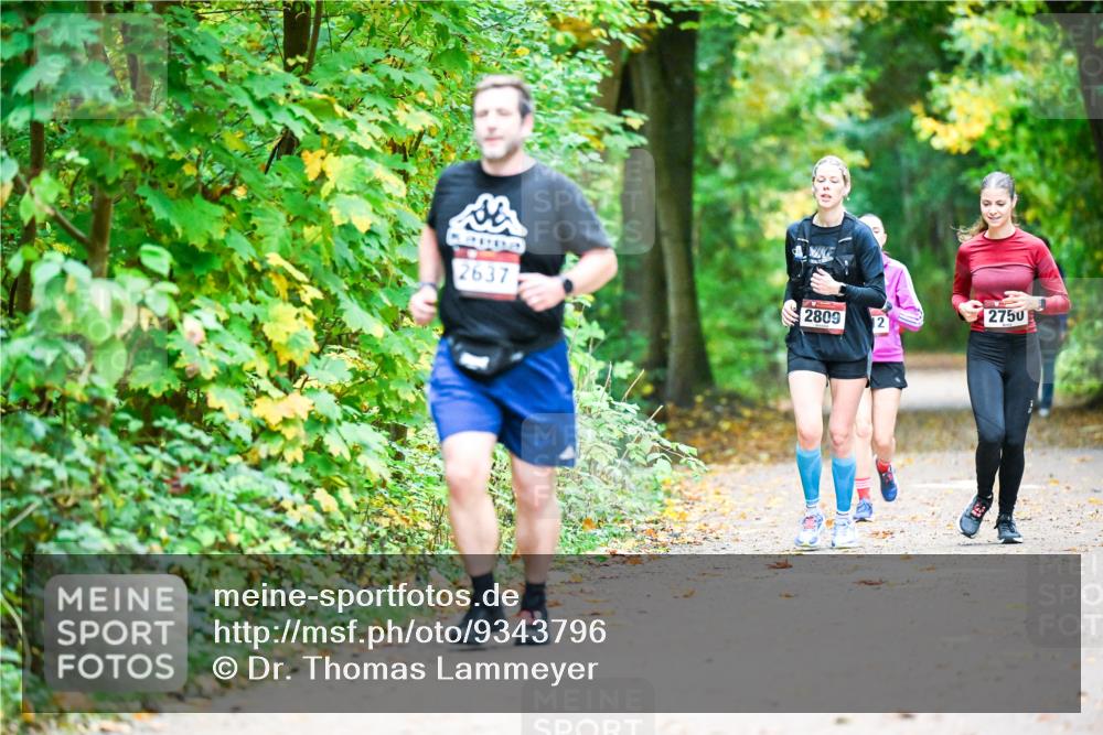 12.10.2025 - Bramfelder Halbmarathon 2025 Dr. Thomas Lammeyer http://msf.ph/oto/9343796 12.10.2025 10:00:26 Laufen 2637, 2750, 2809, 12 meine-sportfotos.de
