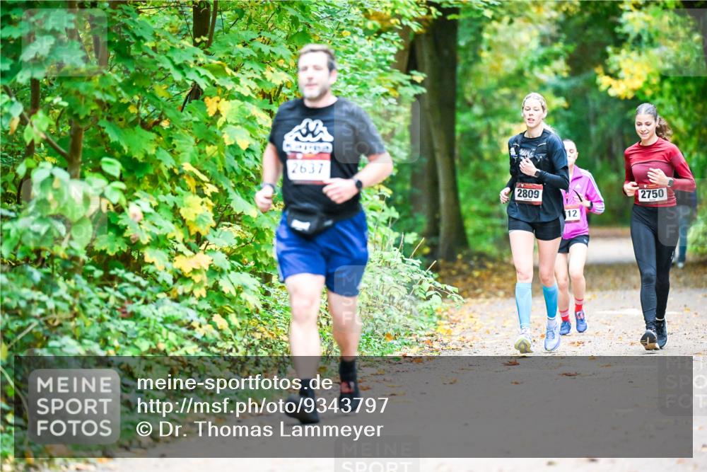 12.10.2025 - Bramfelder Halbmarathon 2025 Dr. Thomas Lammeyer http://msf.ph/oto/9343797 12.10.2025 10:00:26 Laufen 2637, 2809, 2750, 12 meine-sportfotos.de