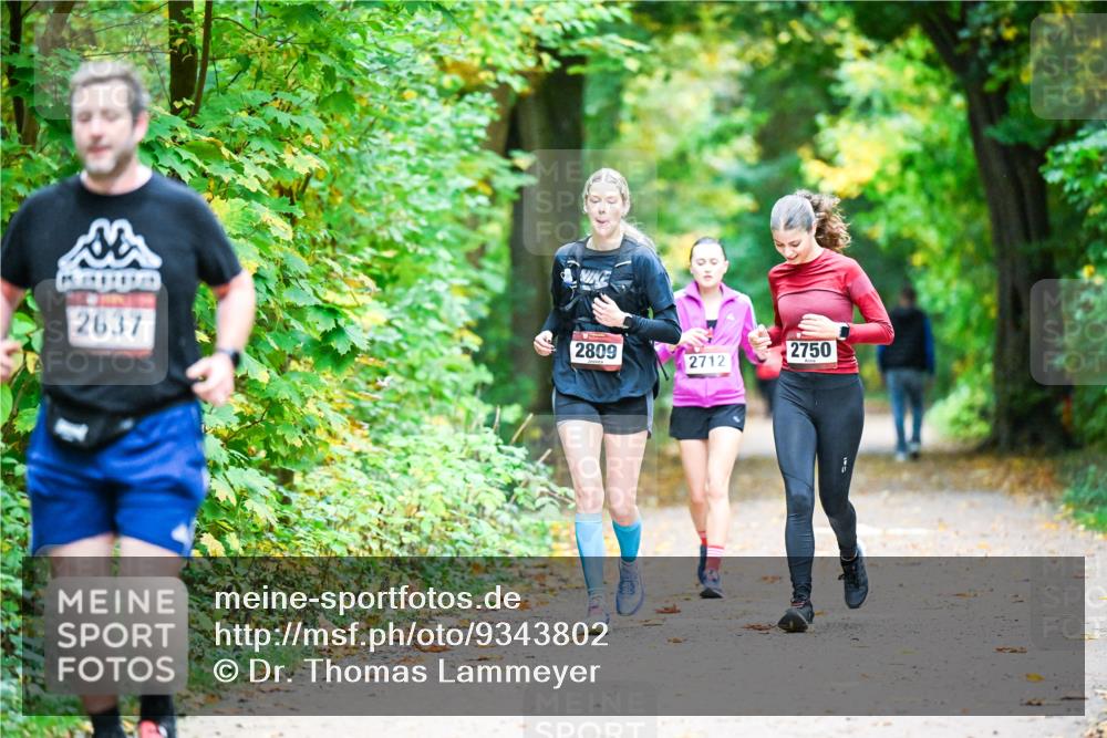12.10.2025 - Bramfelder Halbmarathon 2025 Dr. Thomas Lammeyer http://msf.ph/oto/9343802 12.10.2025 10:00:28 Laufen 2637, 2809, 2712, 2750 meine-sportfotos.de