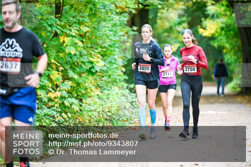 12.10.2025 - Bramfelder Halbmarathon 2025 Dr. Thomas Lammeyer http://msf.ph/oto/9343807 12.10.2025 10:00:28 Laufen 2637, 2809, 2712, 2750 meine-sportfotos.de
