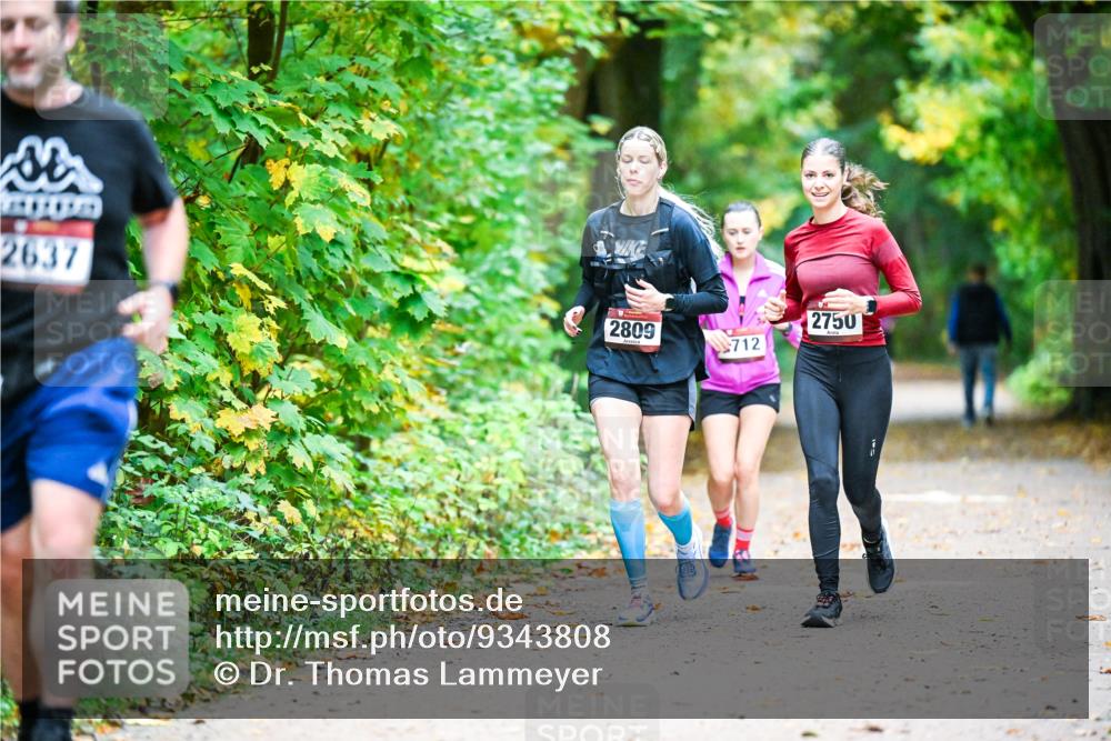 12.10.2025 - Bramfelder Halbmarathon 2025 Dr. Thomas Lammeyer http://msf.ph/oto/9343808 12.10.2025 10:00:28 Laufen 2637, 2809, 712, 2750 meine-sportfotos.de