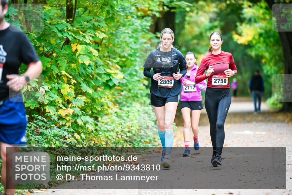 12.10.2025 - Bramfelder Halbmarathon 2025 Dr. Thomas Lammeyer http://msf.ph/oto/9343810 12.10.2025 10:00:29 Laufen 2809, 2712, 2750 meine-sportfotos.de