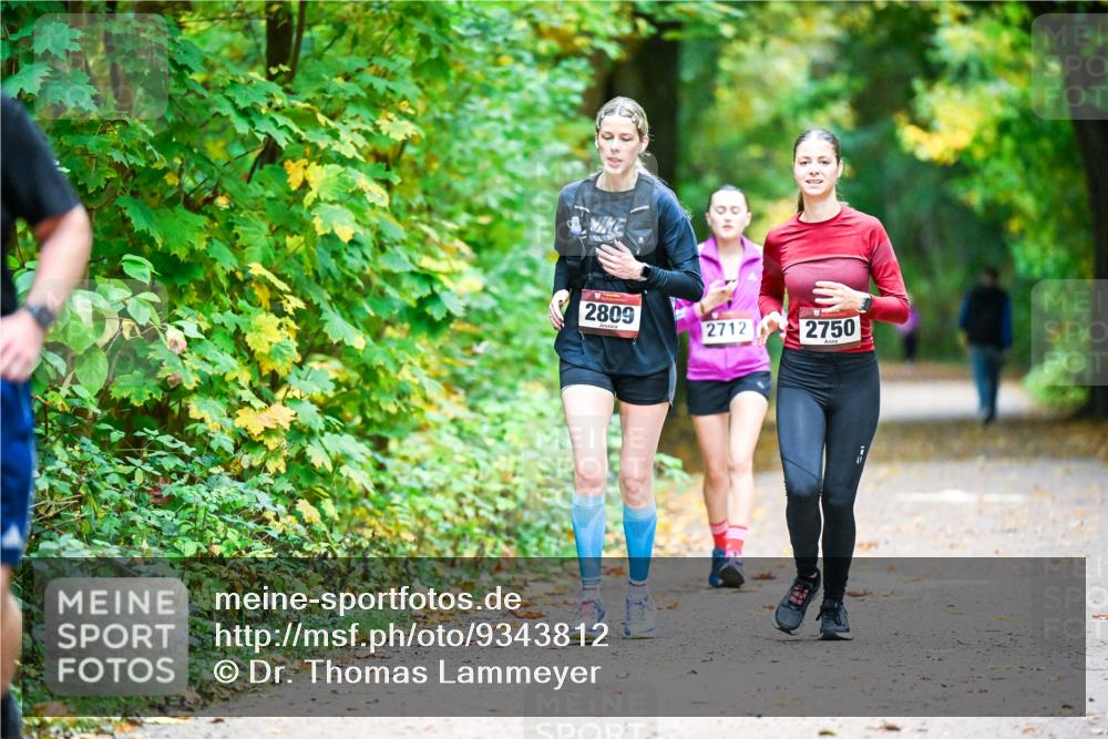 12.10.2025 - Bramfelder Halbmarathon 2025 Dr. Thomas Lammeyer http://msf.ph/oto/9343812 12.10.2025 10:00:29 Laufen 2809, 2712, 2750 meine-sportfotos.de