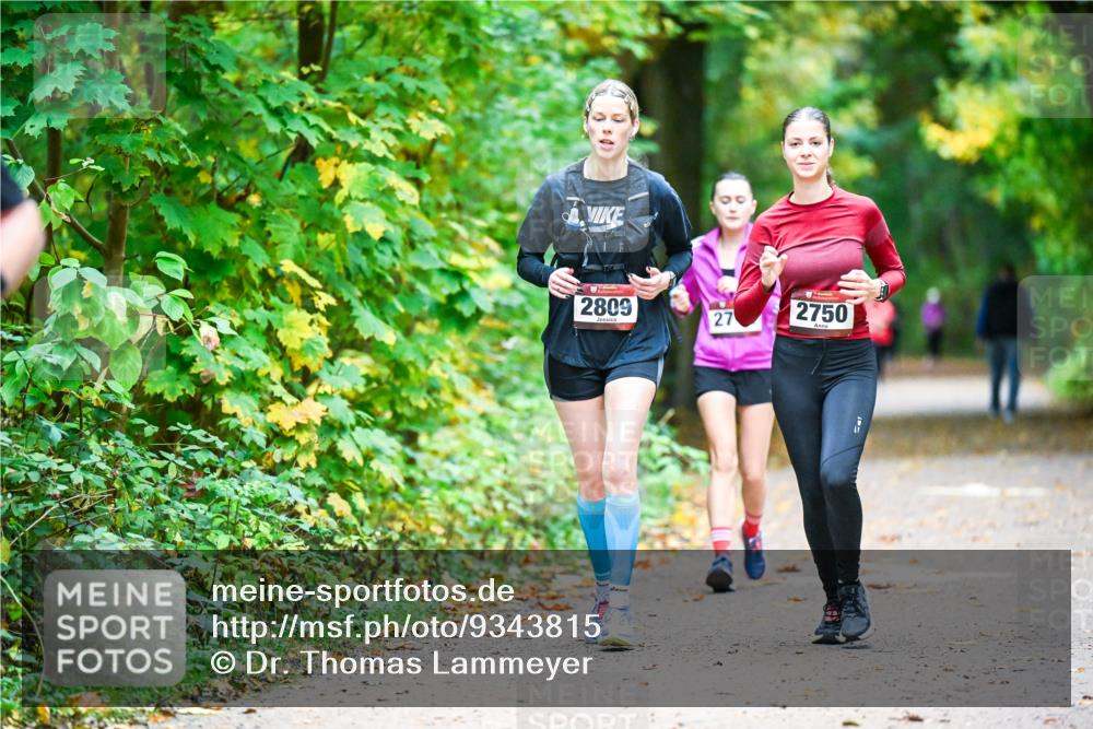 12.10.2025 - Bramfelder Halbmarathon 2025 Dr. Thomas Lammeyer http://msf.ph/oto/9343815 12.10.2025 10:00:29 Laufen 2809, 27, 2750 meine-sportfotos.de
