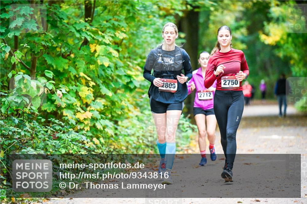 12.10.2025 - Bramfelder Halbmarathon 2025 Dr. Thomas Lammeyer http://msf.ph/oto/9343816 12.10.2025 10:00:29 Laufen 809, 2712, 2750 meine-sportfotos.de