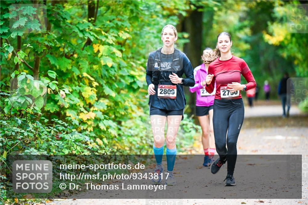 12.10.2025 - Bramfelder Halbmarathon 2025 Dr. Thomas Lammeyer http://msf.ph/oto/9343817 12.10.2025 10:00:29 Laufen 2809, 21, 2750 meine-sportfotos.de