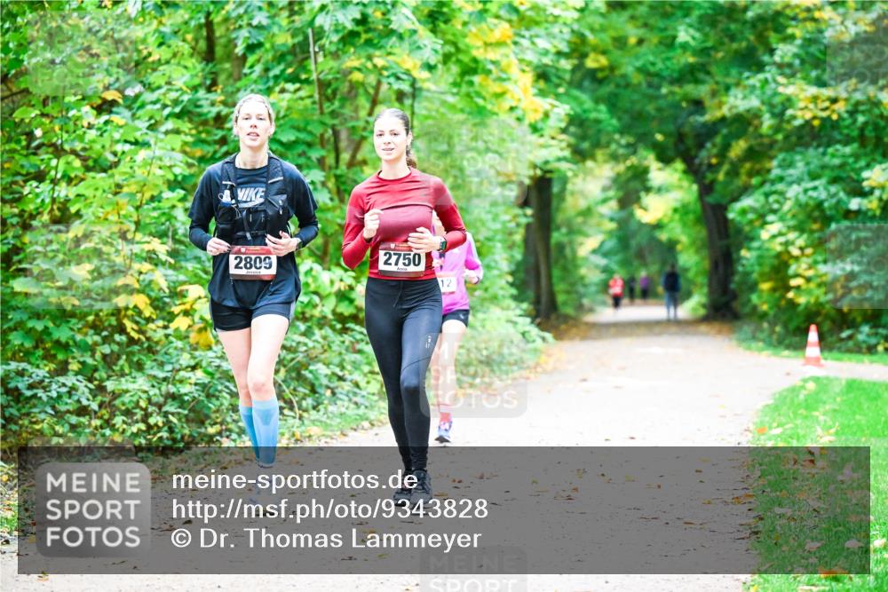 12.10.2025 - Bramfelder Halbmarathon 2025 Dr. Thomas Lammeyer http://msf.ph/oto/9343828 12.10.2025 10:00:33 Laufen 2809, 2750, 12 meine-sportfotos.de