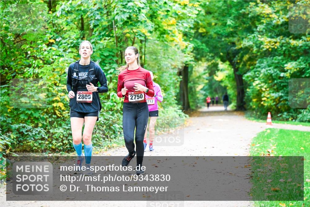 12.10.2025 - Bramfelder Halbmarathon 2025 Dr. Thomas Lammeyer http://msf.ph/oto/9343830 12.10.2025 10:00:33 Laufen 2809, 2750, 712 meine-sportfotos.de