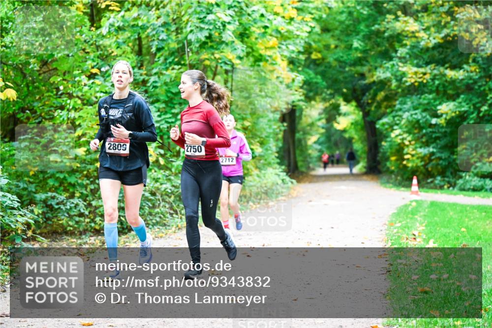 12.10.2025 - Bramfelder Halbmarathon 2025 Dr. Thomas Lammeyer http://msf.ph/oto/9343832 12.10.2025 10:00:33 Laufen 2809, 2750, 2712 meine-sportfotos.de