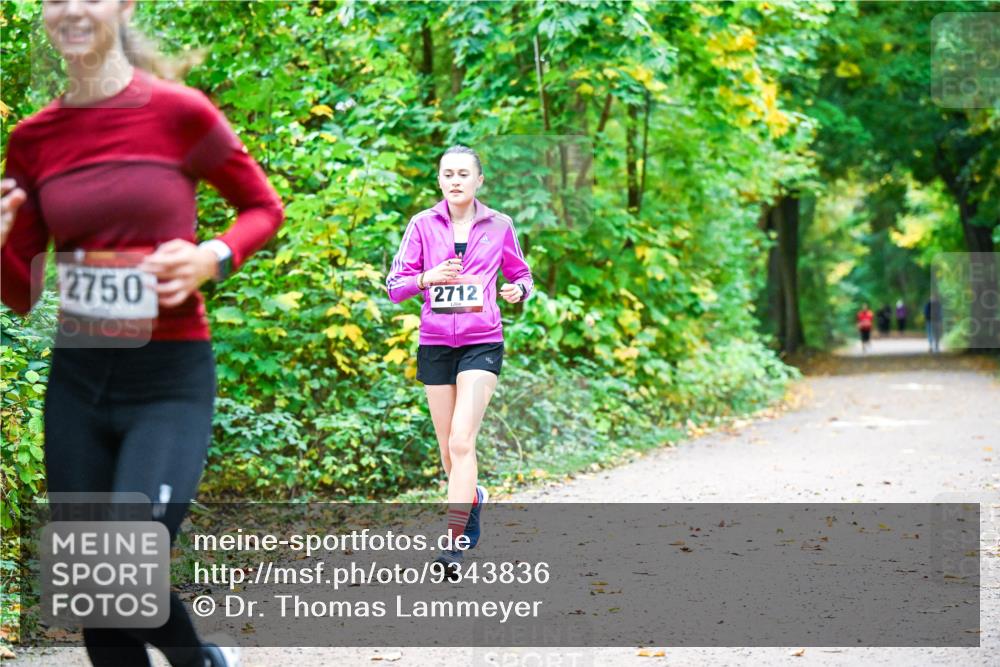 12.10.2025 - Bramfelder Halbmarathon 2025 Dr. Thomas Lammeyer http://msf.ph/oto/9343836 12.10.2025 10:00:35 Laufen 30, 2750, 2712 meine-sportfotos.de