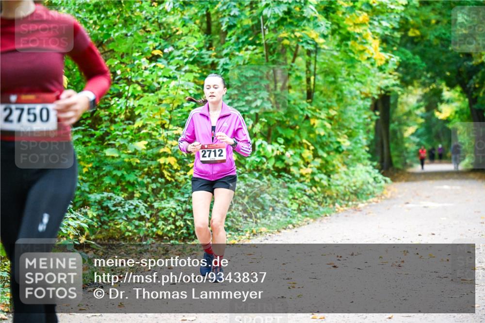 12.10.2025 - Bramfelder Halbmarathon 2025 Dr. Thomas Lammeyer http://msf.ph/oto/9343837 12.10.2025 10:00:35 Laufen 2750, 2712 meine-sportfotos.de