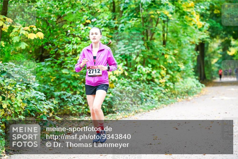 12.10.2025 - Bramfelder Halbmarathon 2025 Dr. Thomas Lammeyer http://msf.ph/oto/9343840 12.10.2025 10:00:36 Laufen 2712 meine-sportfotos.de