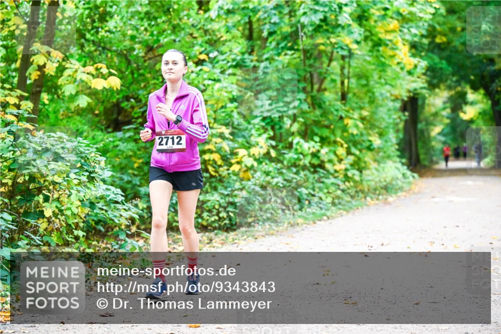 12.10.2025 - Bramfelder Halbmarathon 2025 Dr. Thomas Lammeyer http://msf.ph/oto/9343843 12.10.2025 10:00:36 Laufen 2712 meine-sportfotos.de