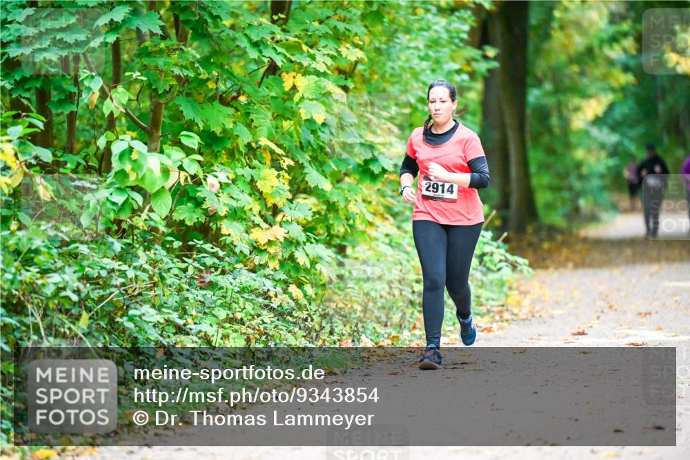 12.10.2025 - Bramfelder Halbmarathon 2025 Dr. Thomas Lammeyer http://msf.ph/oto/9343854 12.10.2025 10:01:00 Laufen 2914 meine-sportfotos.de