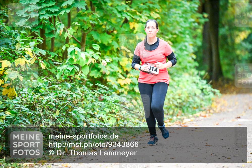 12.10.2025 - Bramfelder Halbmarathon 2025 Dr. Thomas Lammeyer http://msf.ph/oto/9343866 12.10.2025 10:01:02 Laufen 14 meine-sportfotos.de