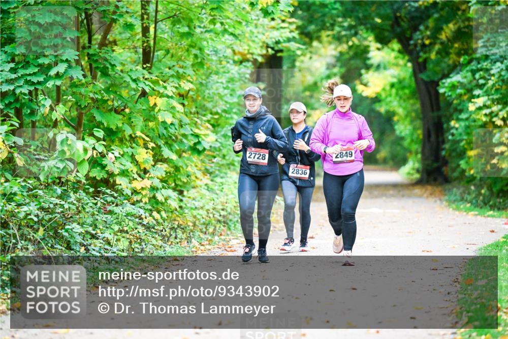 12.10.2025 - Bramfelder Halbmarathon 2025 Dr. Thomas Lammeyer http://msf.ph/oto/9343902 12.10.2025 10:01:19 Laufen 2728, 2836, 2849 meine-sportfotos.de