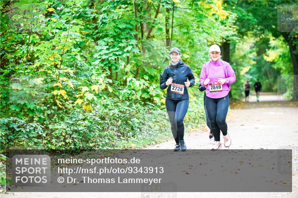 12.10.2025 - Bramfelder Halbmarathon 2025 Dr. Thomas Lammeyer http://msf.ph/oto/9343913 12.10.2025 10:01:21 Laufen 2728, 2849 meine-sportfotos.de