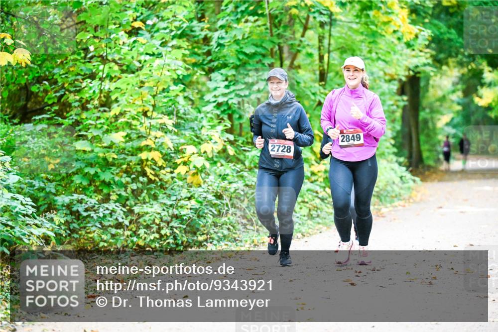 12.10.2025 - Bramfelder Halbmarathon 2025 Dr. Thomas Lammeyer http://msf.ph/oto/9343921 12.10.2025 10:01:22 Laufen 20, 2728, 2849 meine-sportfotos.de