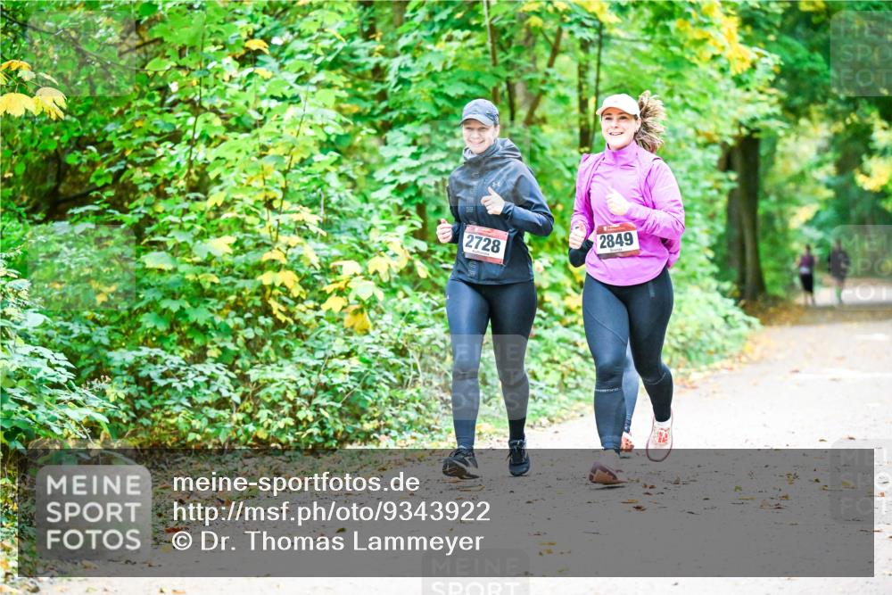12.10.2025 - Bramfelder Halbmarathon 2025 Dr. Thomas Lammeyer http://msf.ph/oto/9343922 12.10.2025 10:01:22 Laufen 2728, 2849 meine-sportfotos.de