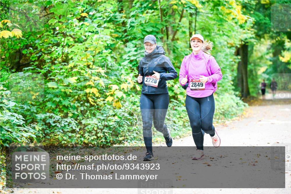 12.10.2025 - Bramfelder Halbmarathon 2025 Dr. Thomas Lammeyer http://msf.ph/oto/9343923 12.10.2025 10:01:22 Laufen 2728, 2849 meine-sportfotos.de