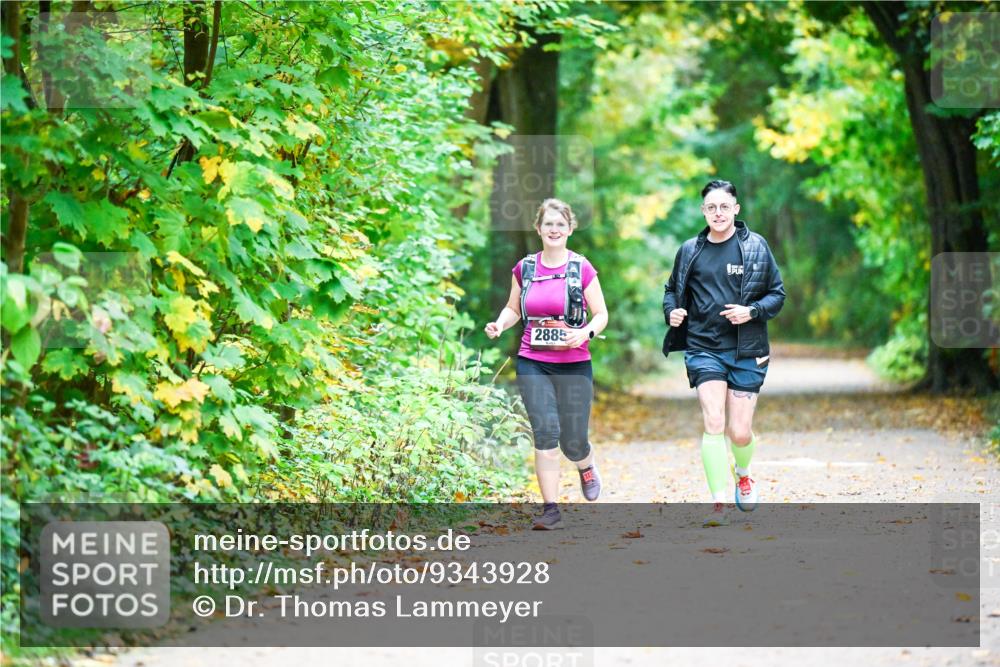 12.10.2025 - Bramfelder Halbmarathon 2025 Dr. Thomas Lammeyer http://msf.ph/oto/9343928 12.10.2025 10:01:40 Laufen 2885 meine-sportfotos.de