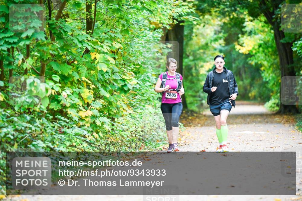 12.10.2025 - Bramfelder Halbmarathon 2025 Dr. Thomas Lammeyer http://msf.ph/oto/9343933 12.10.2025 10:01:40 Laufen 2885 meine-sportfotos.de