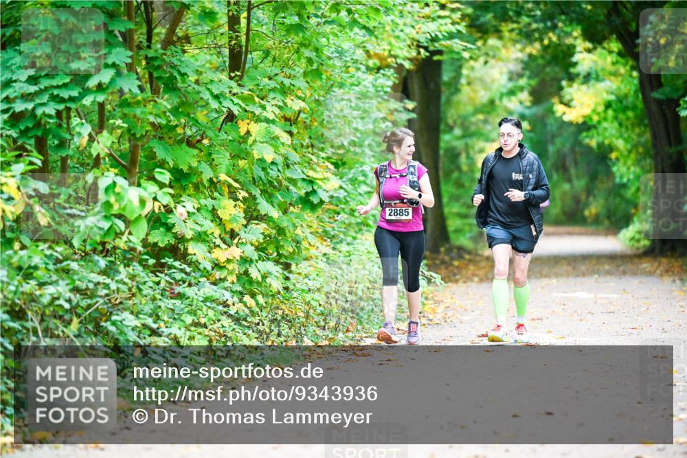 12.10.2025 - Bramfelder Halbmarathon 2025 Dr. Thomas Lammeyer http://msf.ph/oto/9343936 12.10.2025 10:01:41 Laufen 2885 meine-sportfotos.de