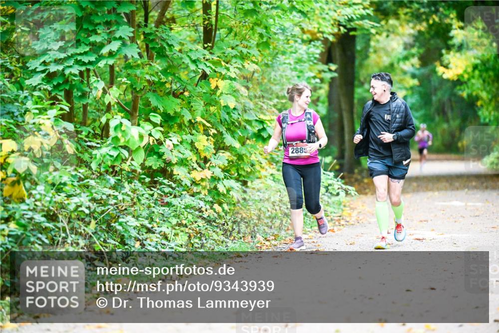 12.10.2025 - Bramfelder Halbmarathon 2025 Dr. Thomas Lammeyer http://msf.ph/oto/9343939 12.10.2025 10:01:42 Laufen 2885 meine-sportfotos.de