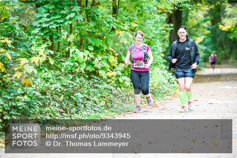 12.10.2025 - Bramfelder Halbmarathon 2025 Dr. Thomas Lammeyer http://msf.ph/oto/9343945 12.10.2025 10:01:43 Laufen 2885 meine-sportfotos.de