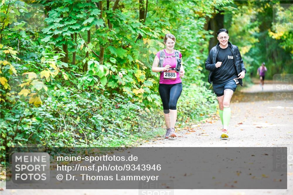 12.10.2025 - Bramfelder Halbmarathon 2025 Dr. Thomas Lammeyer http://msf.ph/oto/9343946 12.10.2025 10:01:43 Laufen 2885 meine-sportfotos.de