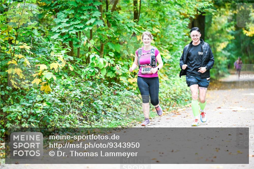 12.10.2025 - Bramfelder Halbmarathon 2025 Dr. Thomas Lammeyer http://msf.ph/oto/9343950 12.10.2025 10:01:43 Laufen 2885 meine-sportfotos.de