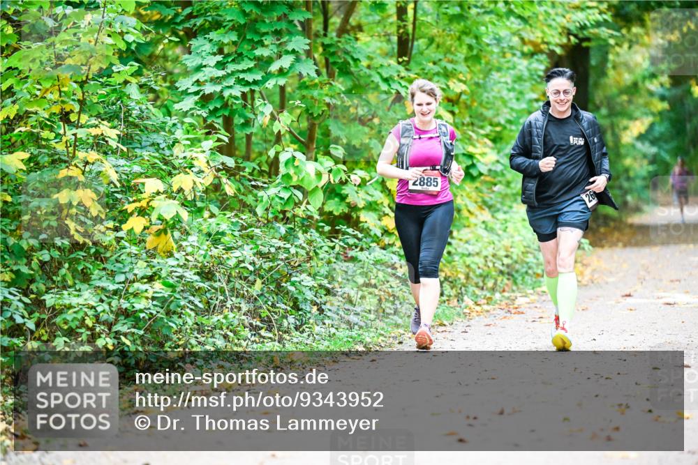 12.10.2025 - Bramfelder Halbmarathon 2025 Dr. Thomas Lammeyer http://msf.ph/oto/9343952 12.10.2025 10:01:43 Laufen 2885 meine-sportfotos.de
