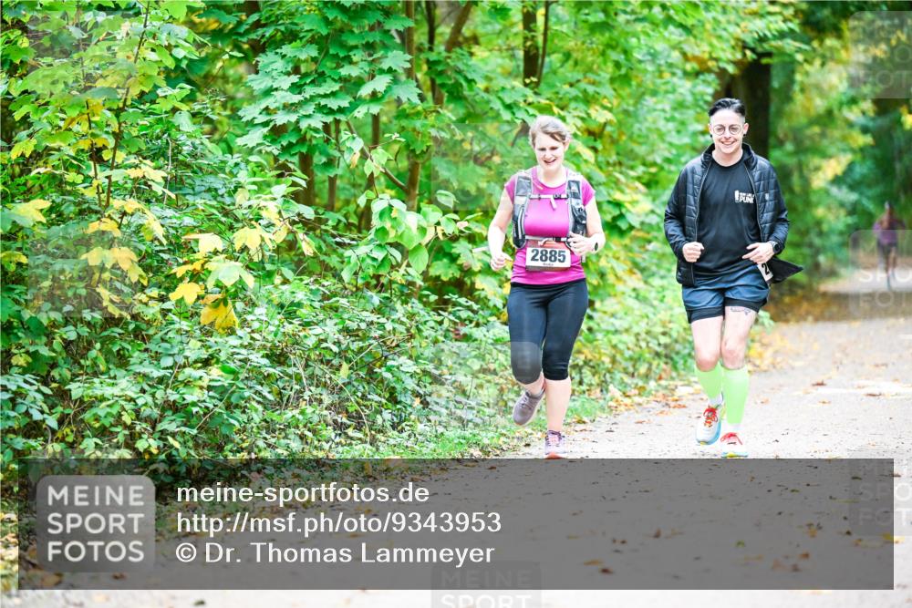 12.10.2025 - Bramfelder Halbmarathon 2025 Dr. Thomas Lammeyer http://msf.ph/oto/9343953 12.10.2025 10:01:44 Laufen 2885 meine-sportfotos.de