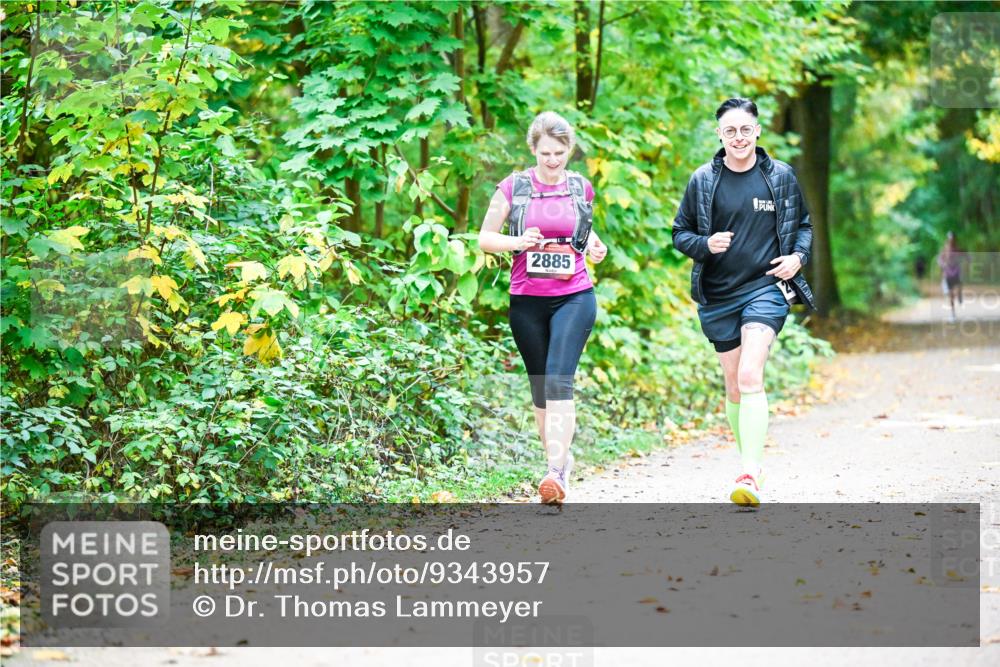 12.10.2025 - Bramfelder Halbmarathon 2025 Dr. Thomas Lammeyer http://msf.ph/oto/9343957 12.10.2025 10:01:44 Laufen 2885 meine-sportfotos.de