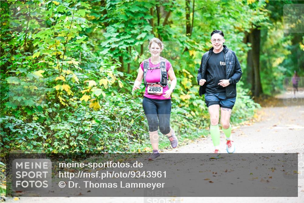 12.10.2025 - Bramfelder Halbmarathon 2025 Dr. Thomas Lammeyer http://msf.ph/oto/9343961 12.10.2025 10:01:45 Laufen 2885 meine-sportfotos.de