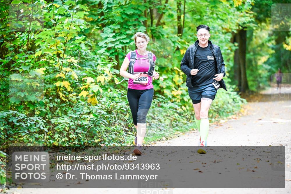 12.10.2025 - Bramfelder Halbmarathon 2025 Dr. Thomas Lammeyer http://msf.ph/oto/9343963 12.10.2025 10:01:45 Laufen 2885 meine-sportfotos.de