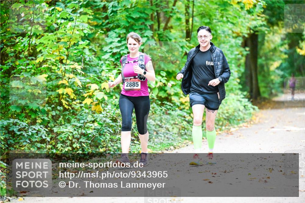 12.10.2025 - Bramfelder Halbmarathon 2025 Dr. Thomas Lammeyer http://msf.ph/oto/9343965 12.10.2025 10:01:45 Laufen 2885 meine-sportfotos.de