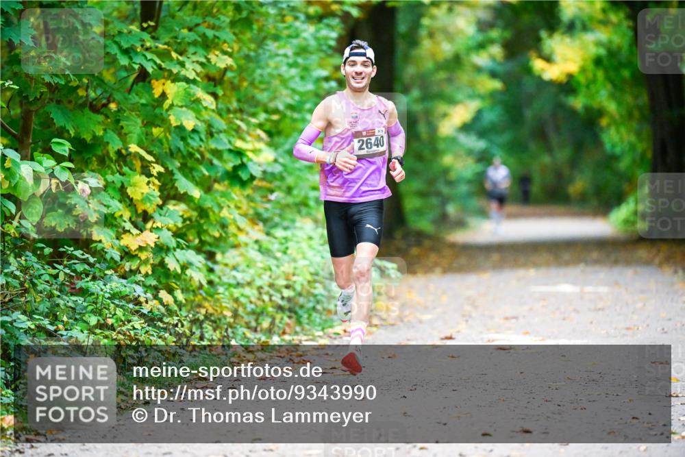 12.10.2025 - Bramfelder Halbmarathon 2025 Dr. Thomas Lammeyer http://msf.ph/oto/9343990 12.10.2025 10:01:55 Laufen 2640 meine-sportfotos.de