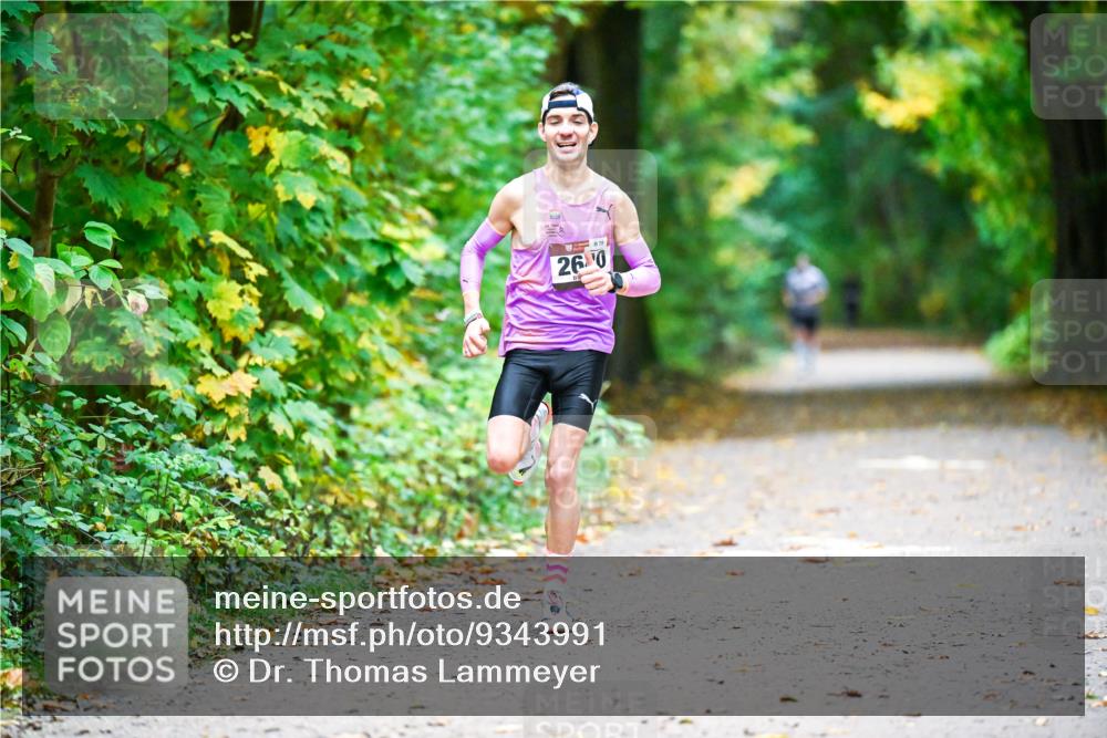 12.10.2025 - Bramfelder Halbmarathon 2025 Dr. Thomas Lammeyer http://msf.ph/oto/9343991 12.10.2025 10:01:55 Laufen 260 meine-sportfotos.de