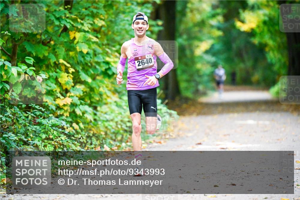 12.10.2025 - Bramfelder Halbmarathon 2025 Dr. Thomas Lammeyer http://msf.ph/oto/9343993 12.10.2025 10:01:55 Laufen 79, 2640 meine-sportfotos.de