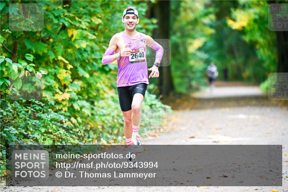 12.10.2025 - Bramfelder Halbmarathon 2025 Dr. Thomas Lammeyer http://msf.ph/oto/9343994 12.10.2025 10:01:55 Laufen 79, 2640 meine-sportfotos.de