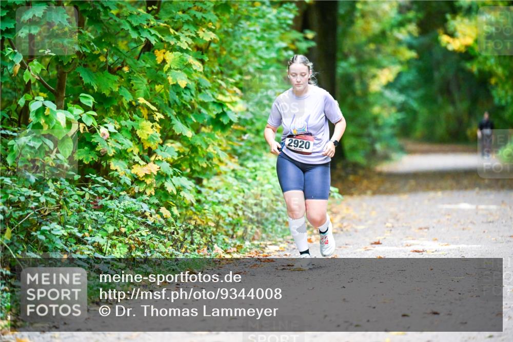 12.10.2025 - Bramfelder Halbmarathon 2025 Dr. Thomas Lammeyer http://msf.ph/oto/9344008 12.10.2025 10:02:24 Laufen 2920 meine-sportfotos.de