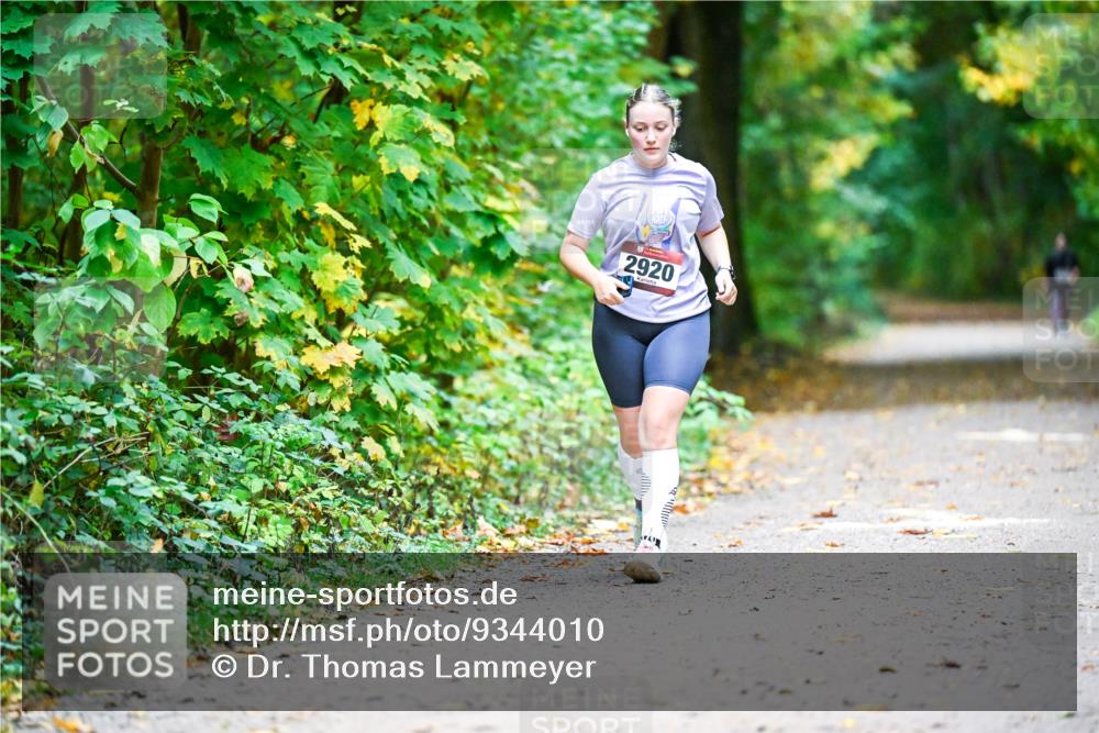 12.10.2025 - Bramfelder Halbmarathon 2025 Dr. Thomas Lammeyer http://msf.ph/oto/9344010 12.10.2025 10:02:25 Laufen 2920 meine-sportfotos.de