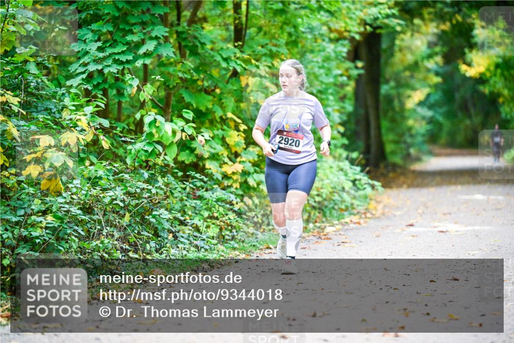 12.10.2025 - Bramfelder Halbmarathon 2025 Dr. Thomas Lammeyer http://msf.ph/oto/9344018 12.10.2025 10:02:26 Laufen 2920 meine-sportfotos.de