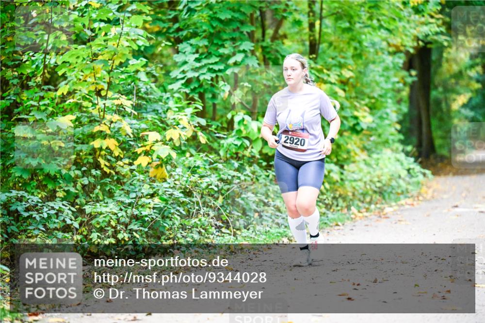 12.10.2025 - Bramfelder Halbmarathon 2025 Dr. Thomas Lammeyer http://msf.ph/oto/9344028 12.10.2025 10:02:28 Laufen 2920 meine-sportfotos.de