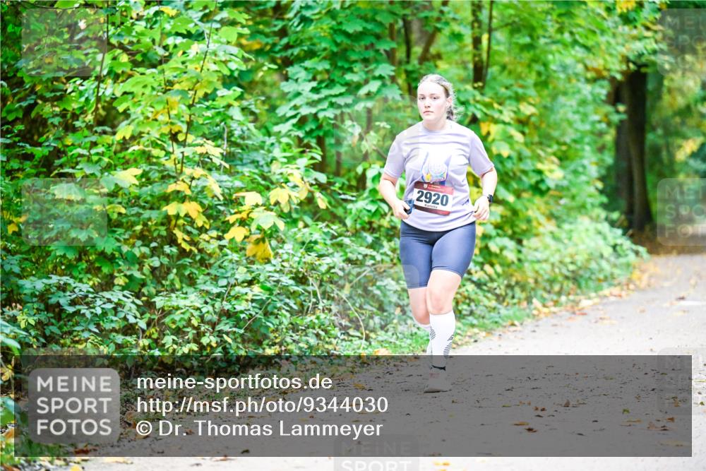 12.10.2025 - Bramfelder Halbmarathon 2025 Dr. Thomas Lammeyer http://msf.ph/oto/9344030 12.10.2025 10:02:28 Laufen 2920 meine-sportfotos.de
