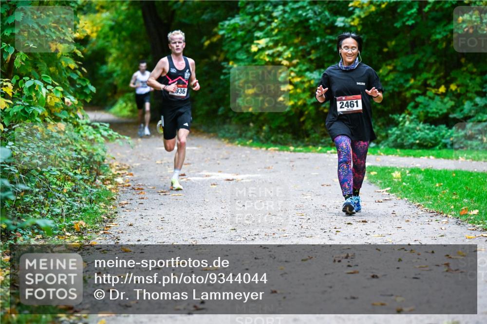 12.10.2025 - Bramfelder Halbmarathon 2025 Dr. Thomas Lammeyer http://msf.ph/oto/9344044 12.10.2025 10:03:06 Laufen 936, 2461 meine-sportfotos.de