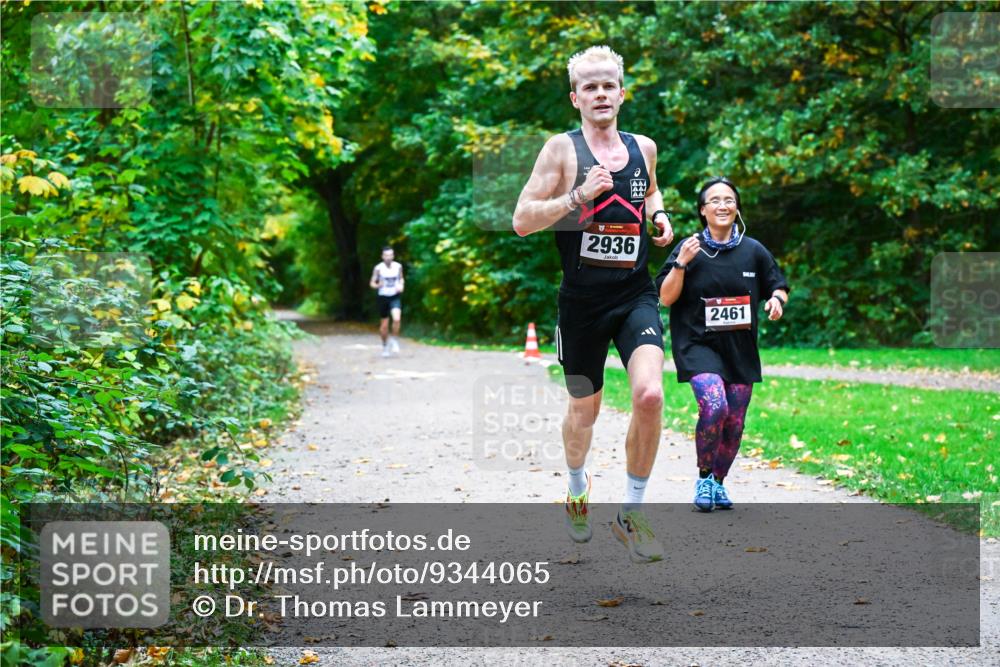 12.10.2025 - Bramfelder Halbmarathon 2025 Dr. Thomas Lammeyer http://msf.ph/oto/9344065 12.10.2025 10:03:09 Laufen 2936, 2461 meine-sportfotos.de