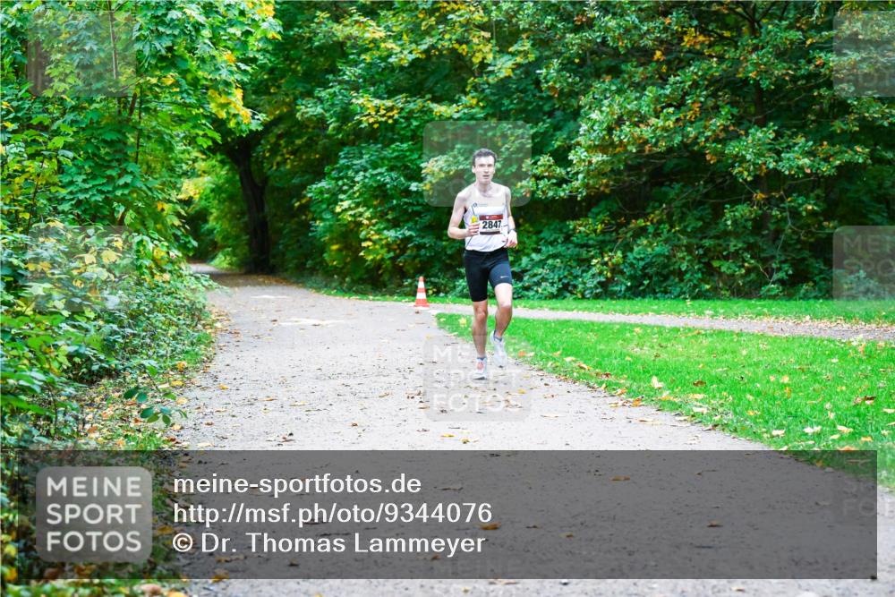 12.10.2025 - Bramfelder Halbmarathon 2025 Dr. Thomas Lammeyer http://msf.ph/oto/9344076 12.10.2025 10:03:13 Laufen 2847 meine-sportfotos.de